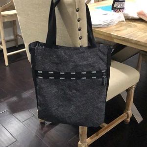 Victoria’s Secret pink zipper bag